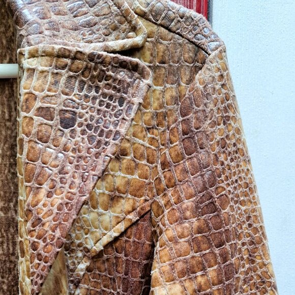 Women's Vintage Genuine Look Crocodile Skin Embossed Texture Long Blazer/Coat - Picture 2 of 9